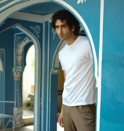 White Cotton Blend Solid Round Neck Half-sleeve T Shirt for Men