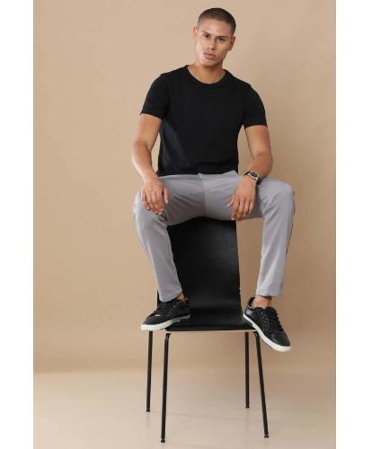 Classi Black Regular Fit Round Neck Solid T Shirt for Men