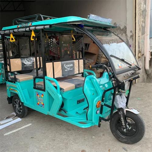Cyan Yaan MS DLX Battery Operated Rickshaw
