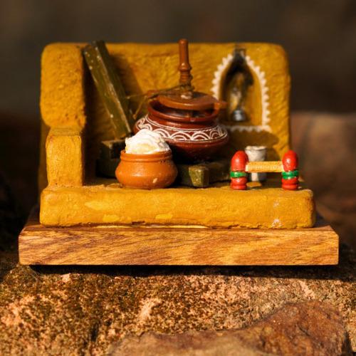 Bilone Ka Makkhan Miniature - A Tribute to Tradition