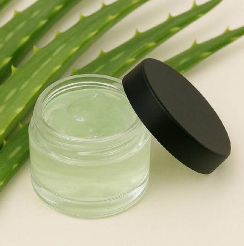Natural Aloe vera gel