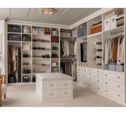 WALK IN WARDROBE