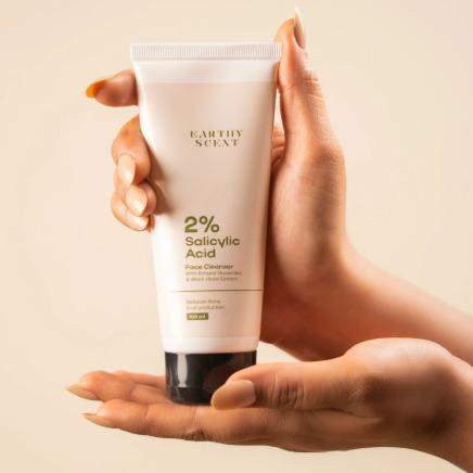Face cleanser with 2% salicylic acid & almond glyceride