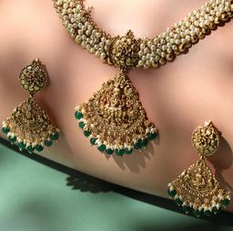 DEVYANI RAJNIDHI ANTIQUE GOLD SET