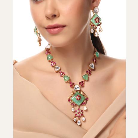 HERITAGE INSPIRED STATEMENT NECKLACE SET