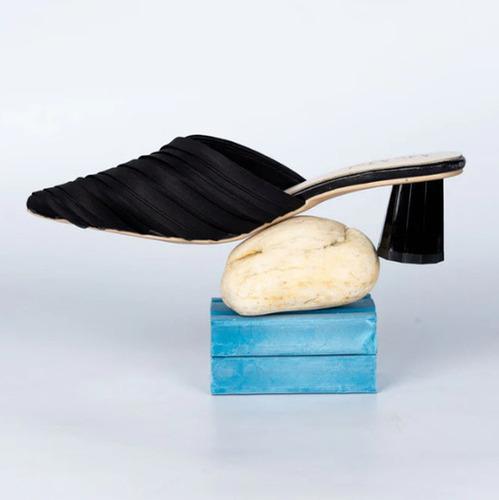 Cross Over Heels- black