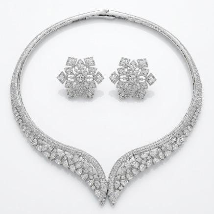 Sparkling Elegance AD stodded Hasli set with Silver finish
