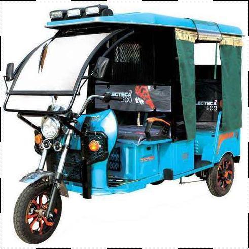 Kinetic E Rickshaw With Windshield