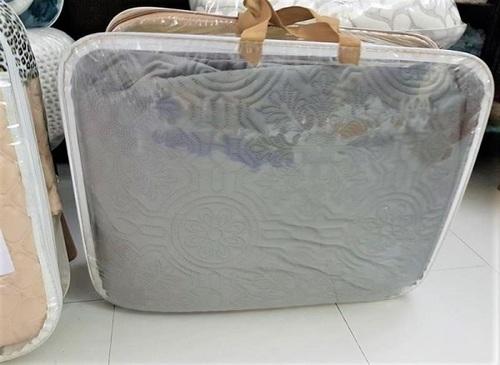 HOLLAND VELVET COMFORTER 650 GSM , SIZE 230 X260 CMS