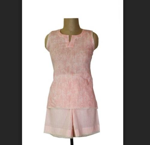 LOUNGEWEAR