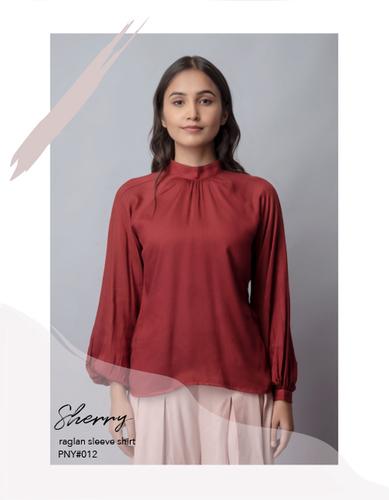 Sherry reglan sleeve shirt