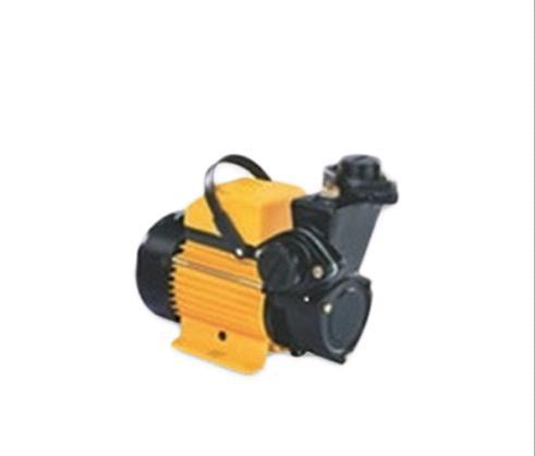 Self priming pump
