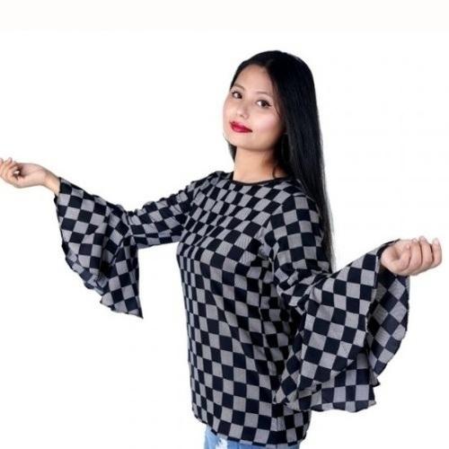 BLACK CHACK PRINT TOP