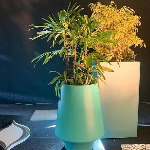 Her Poten Fibreglass Planter