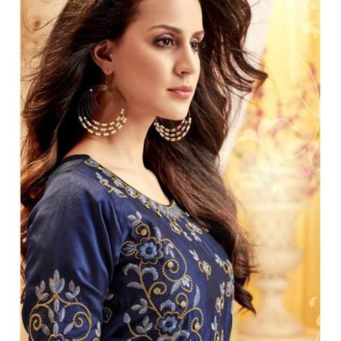 Tapeta Satin Blue Color Party Wear Gown