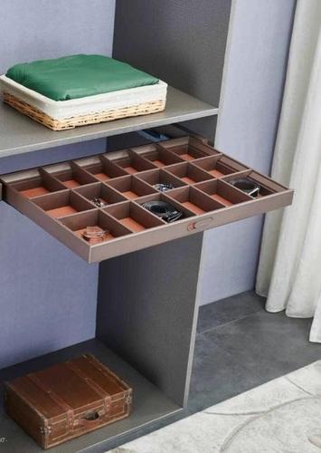Decorations Shelf ( Jewellery Box)