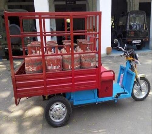 ELECTRIC OR BATTERY OPERATED RICKSAW