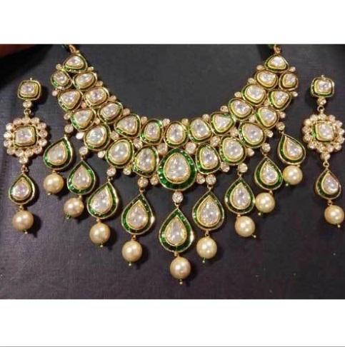 Stylish Kundan Necklace Jewellery Set