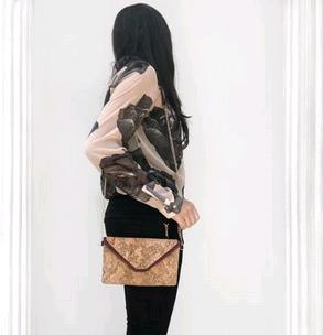 ASHLEY ENVELOPE SLING