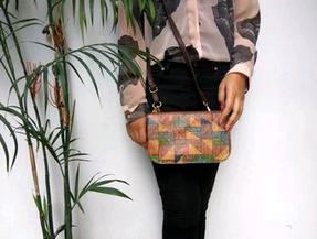 GEOMETRIC PATTERN CROSBODY