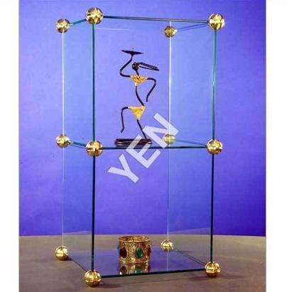 GLASSIC BALL DISPLAY