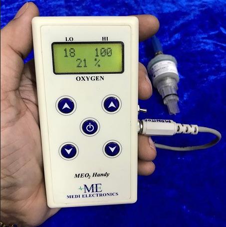 OXYGEN MONITOR 02 HANDY
