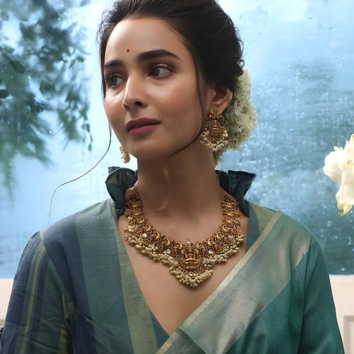 Women Peal Worker Jewellery Set