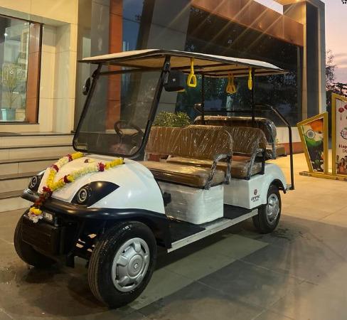 6 SEATER GOLF CART