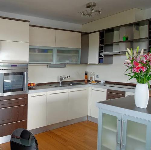 Feather White C-Shaped Kitchen