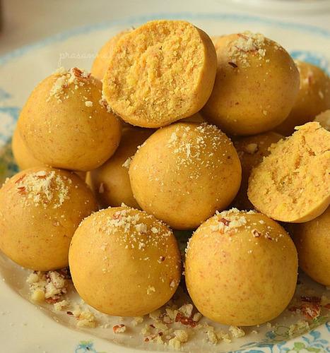 Besan Laddu