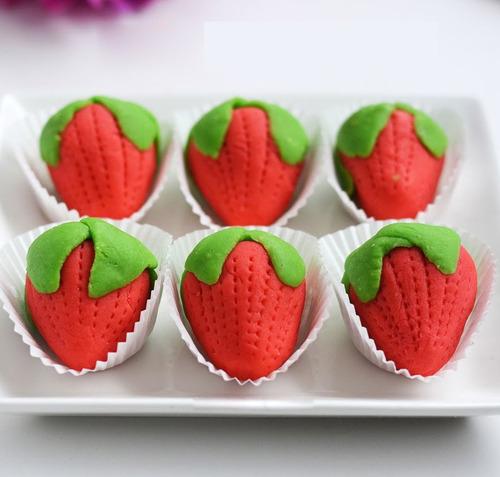 Cashew Strawberry