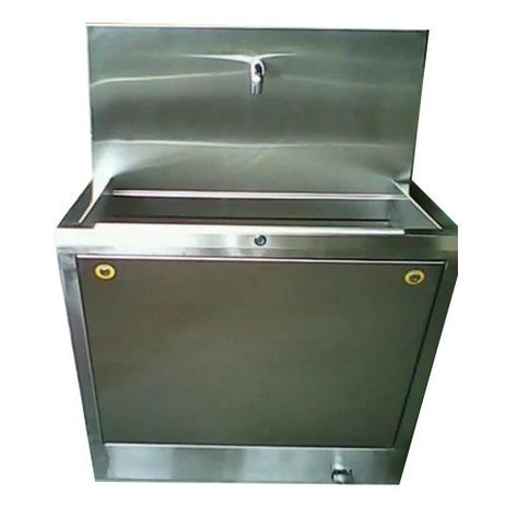 Scrub sink