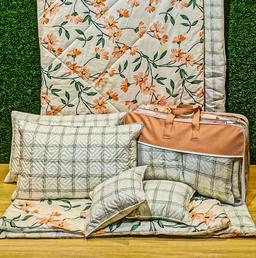 VOILET REVERSIBLE COMFORTER