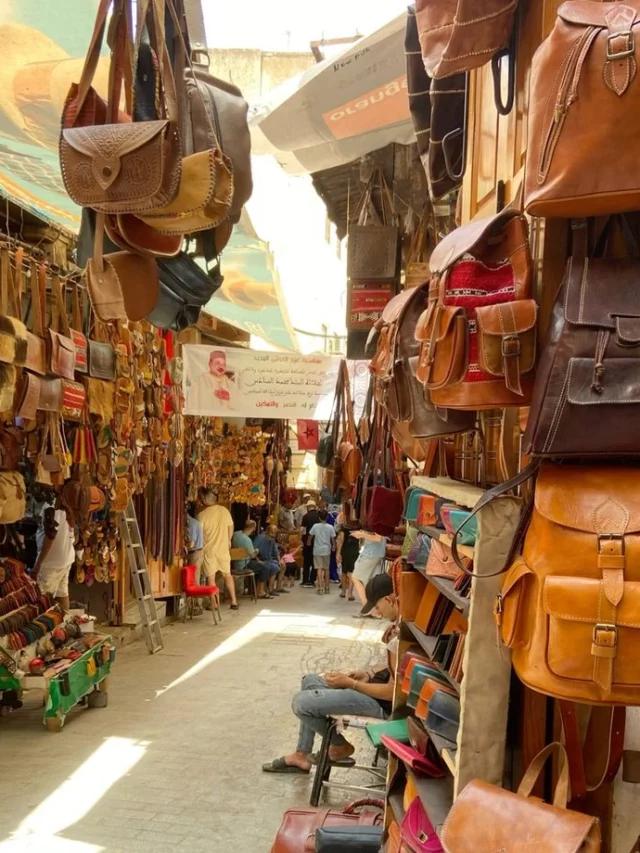 Explore Indiaâs Culture at These 7 Old Market
