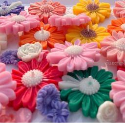 Daisy Shaped Floating Candles multicolour