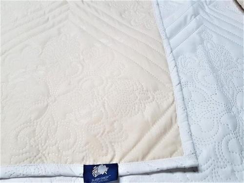 PINSONIC QUILTED COMFORTER DESIGN 300 GSM DOUBLE BED, SIZE 225X 255 CMS