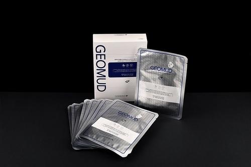 GeoMud Moisture Charcoal Mask Pack