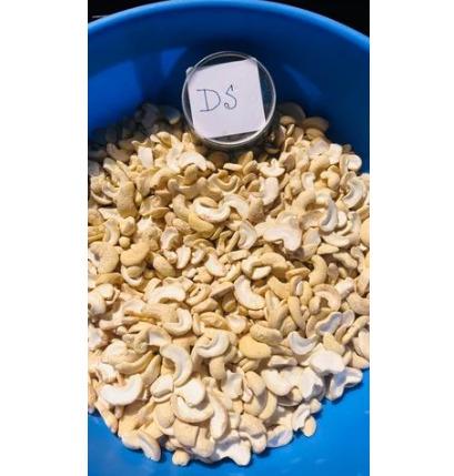DS Split Cashew Nut