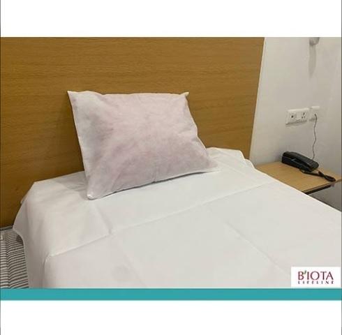 White Disposable Bed Sheet With Pillow Cover