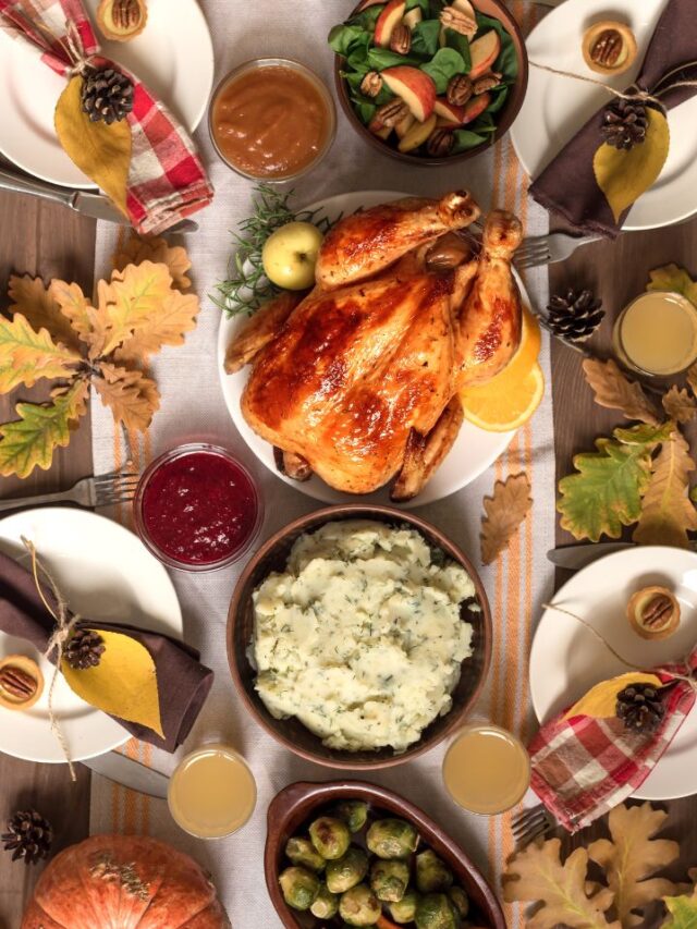 Thanksgiving appetizers on bagette bread